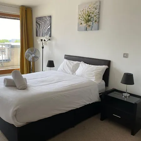 Spacious 2 Bedroom Apartment At The Postbox Birmingham Exterior photo