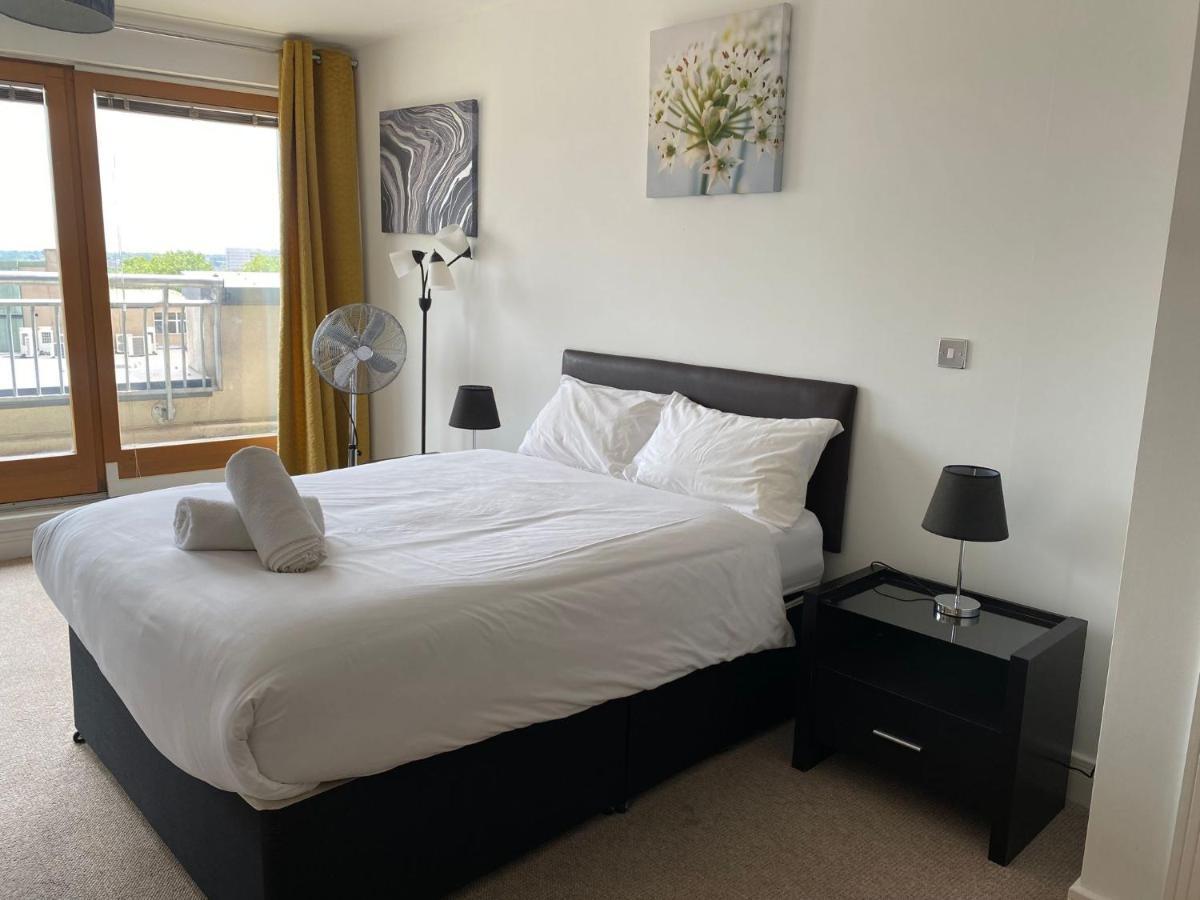 Spacious 2 Bedroom At The Postbox Apartment Birmingham