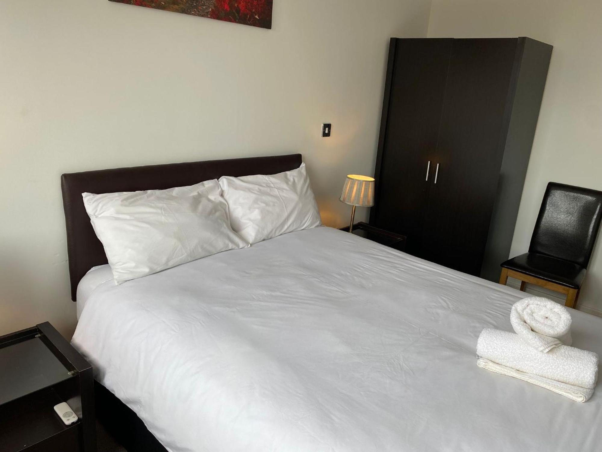 Spacious 2 Bedroom At The Postbox Apartment