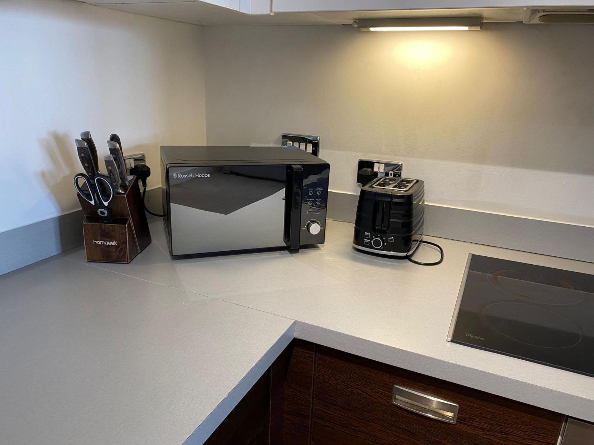 Spacious 2 Bedroom At The Postbox *