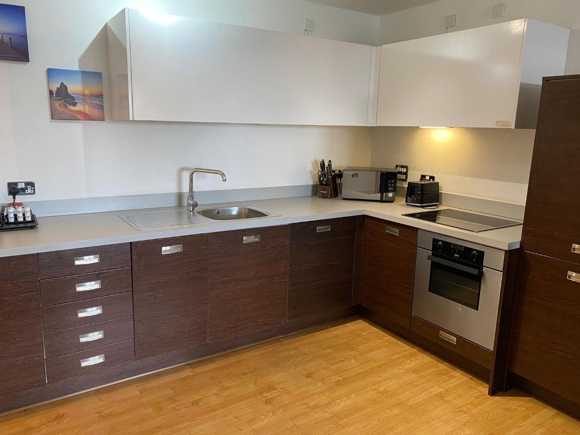 Spacious 2 Bedroom At The Postbox Apartment Birmingham