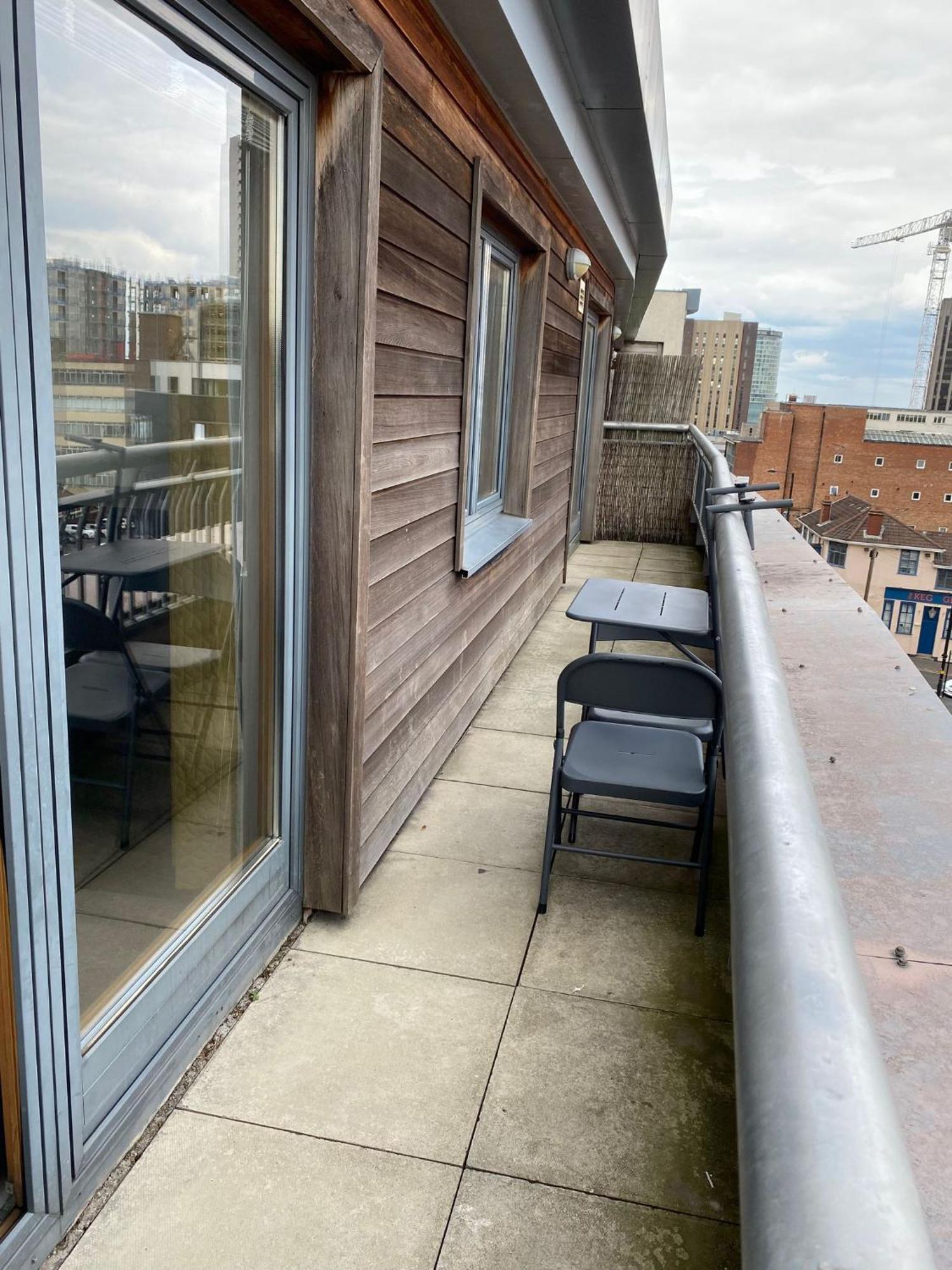 Apartment Spacious 2 Bedroom At The Postbox Birmingham